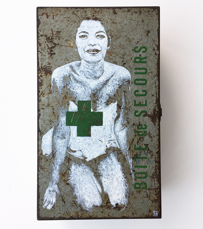 "First aid Kit" - painting / acrylic on steel box- 13x24cm / septembre 2017