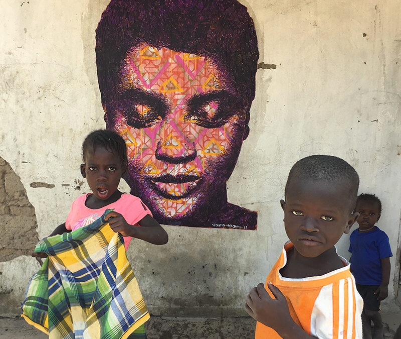 Femme Africaine aux yeux fermés / Tanji, Gambie