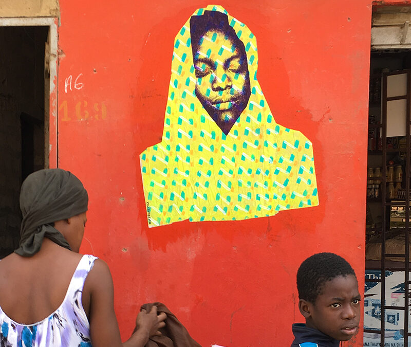 Femme Africaine aux motifs verts / Dakar, Sénégal