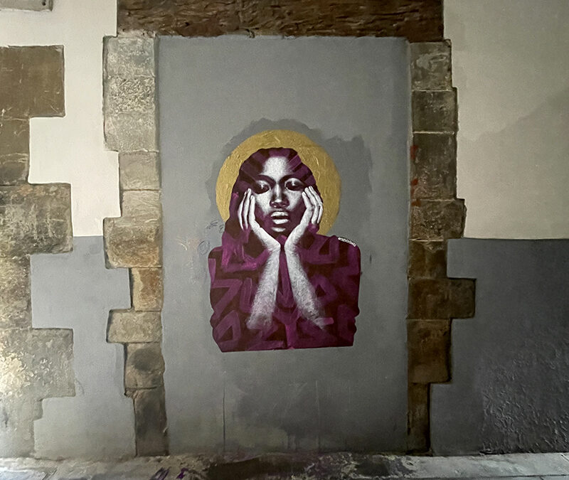Femme Africaine auréolée / Barcelone, Espagne